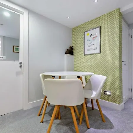 Apartment Garden Mews Centre 2 Bed *
