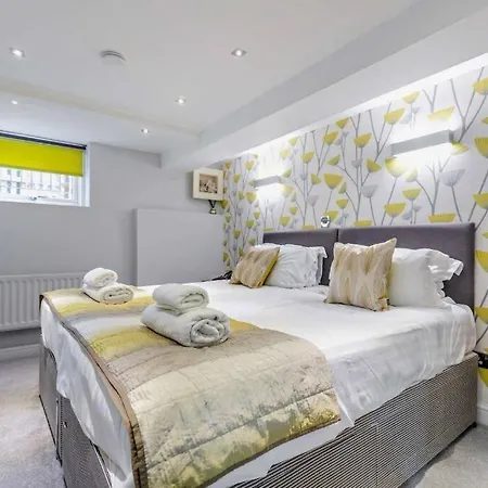 Garden Mews Centre 2 Bed 아파트 해러게이트